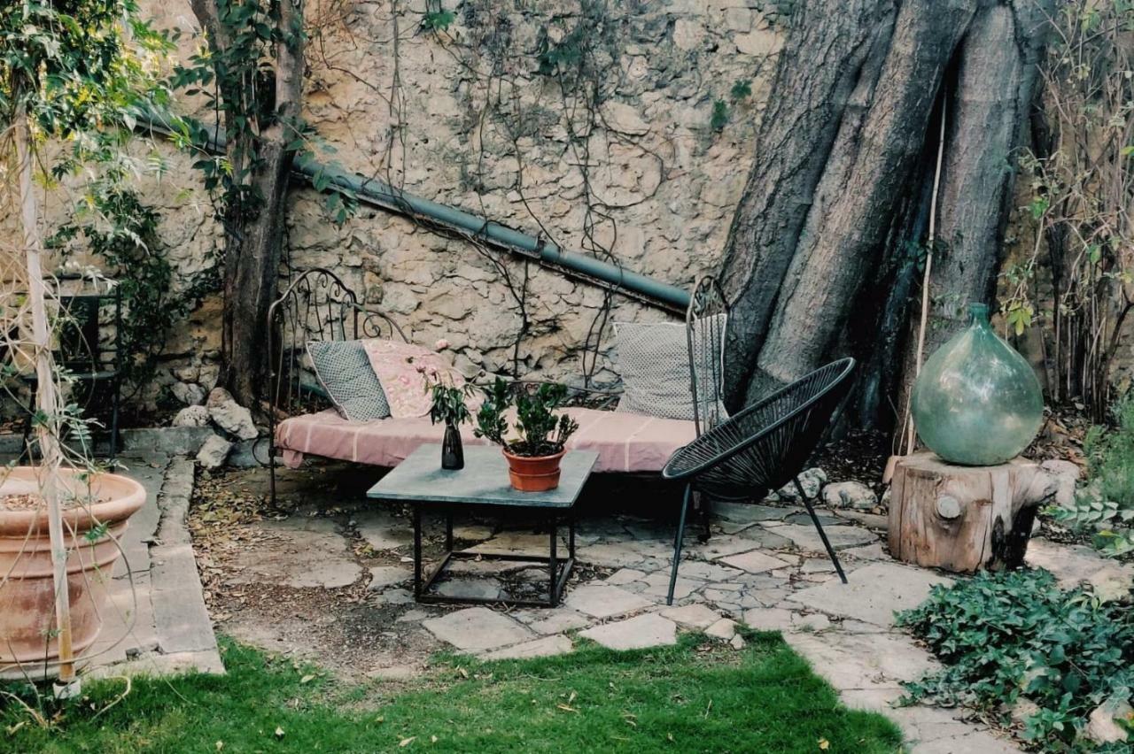 En Ville Et Sous Les Arbres Montpellier Luaran gambar