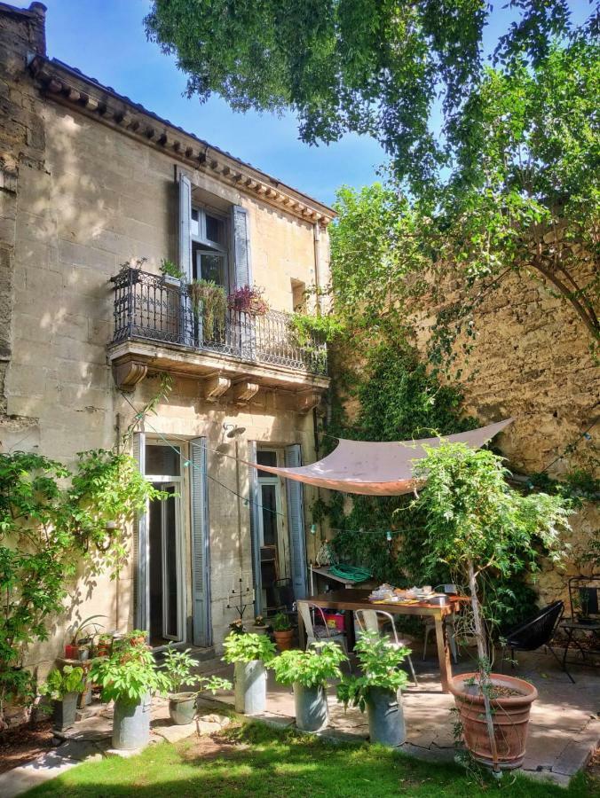 En Ville Et Sous Les Arbres Montpellier Luaran gambar